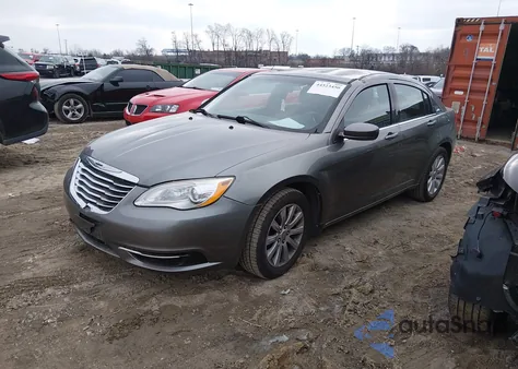 2013 Chrysler 200 Touring z USA, uszkodzony, nr VIN 1C3CCBBB1DN602210